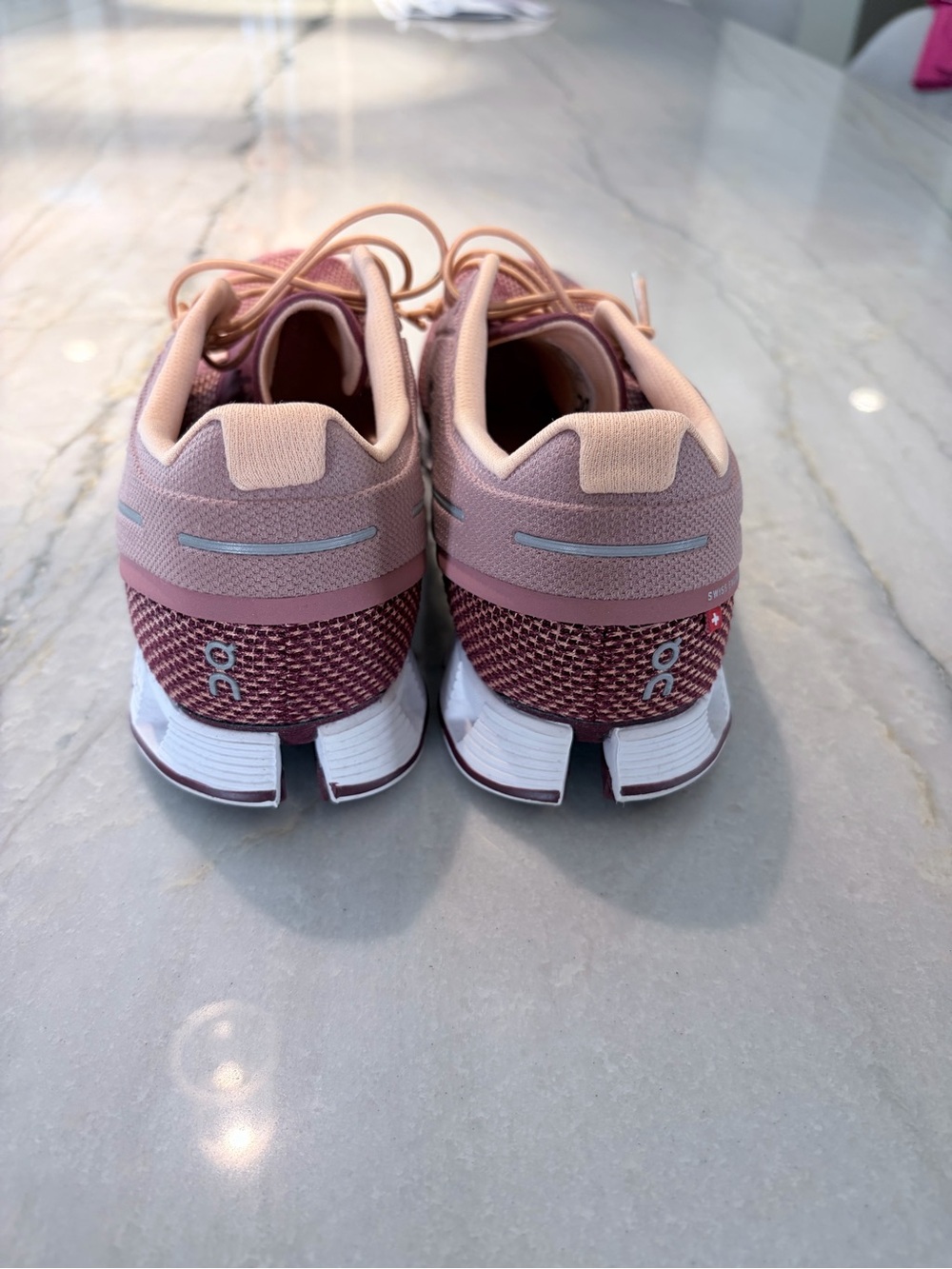 On Running Women’s Cloud-like Lace-Up Sneakers - Rose Pink & Blush Size 8.5 - Picture 4 of 7